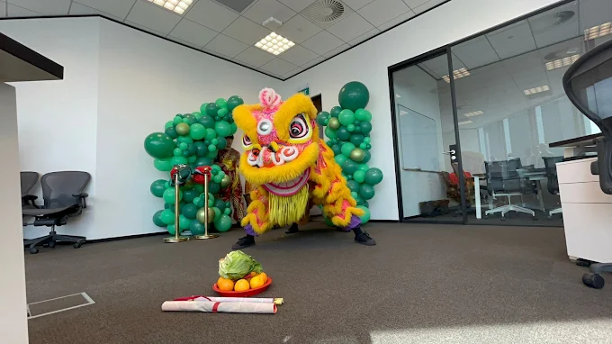 Singapore Lion & Dragon Dance Troupe In Singapore