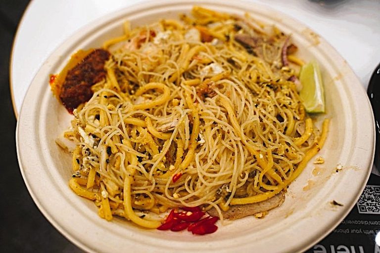7 Best Hokkien Mee In Singapore You Must Try