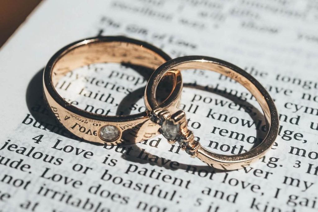 August Bespoke Best Wedding Gold Ring Singapore